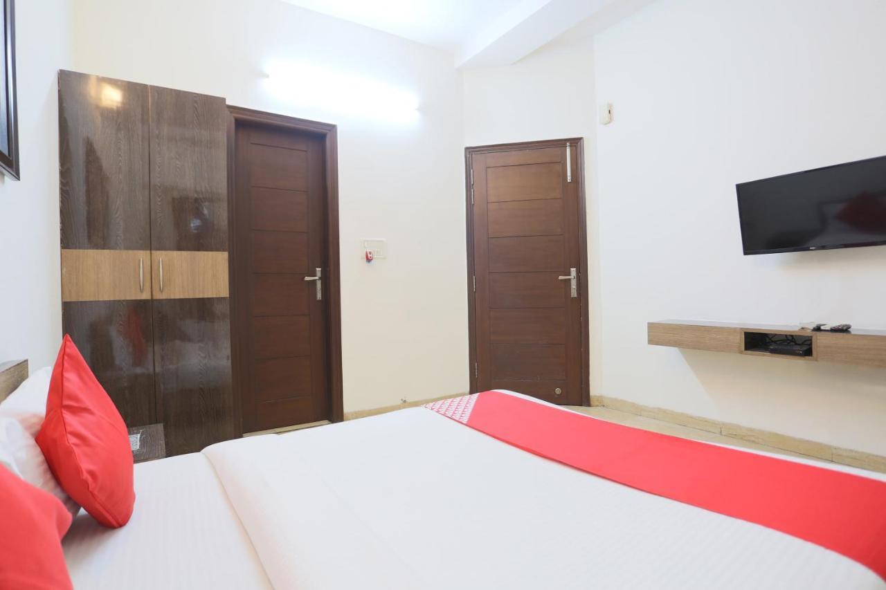Oyo 70467 Tt Nalin Inn Yercaud Bagian luar foto